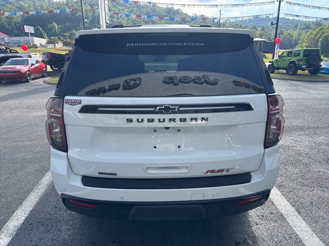 2024 Chevrolet Suburban RST photo 2