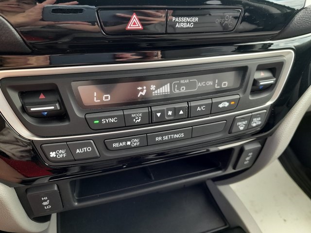 2018 Honda Ridgeline RTL-E photo 23