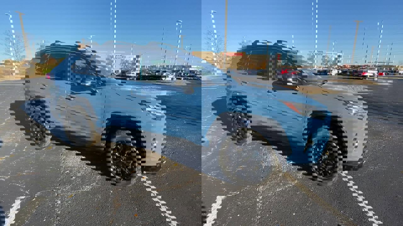 Used 2025 Toyota RAV4 XSE with VIN 4T3E6RFV3SU192606 for sale in Kansas City