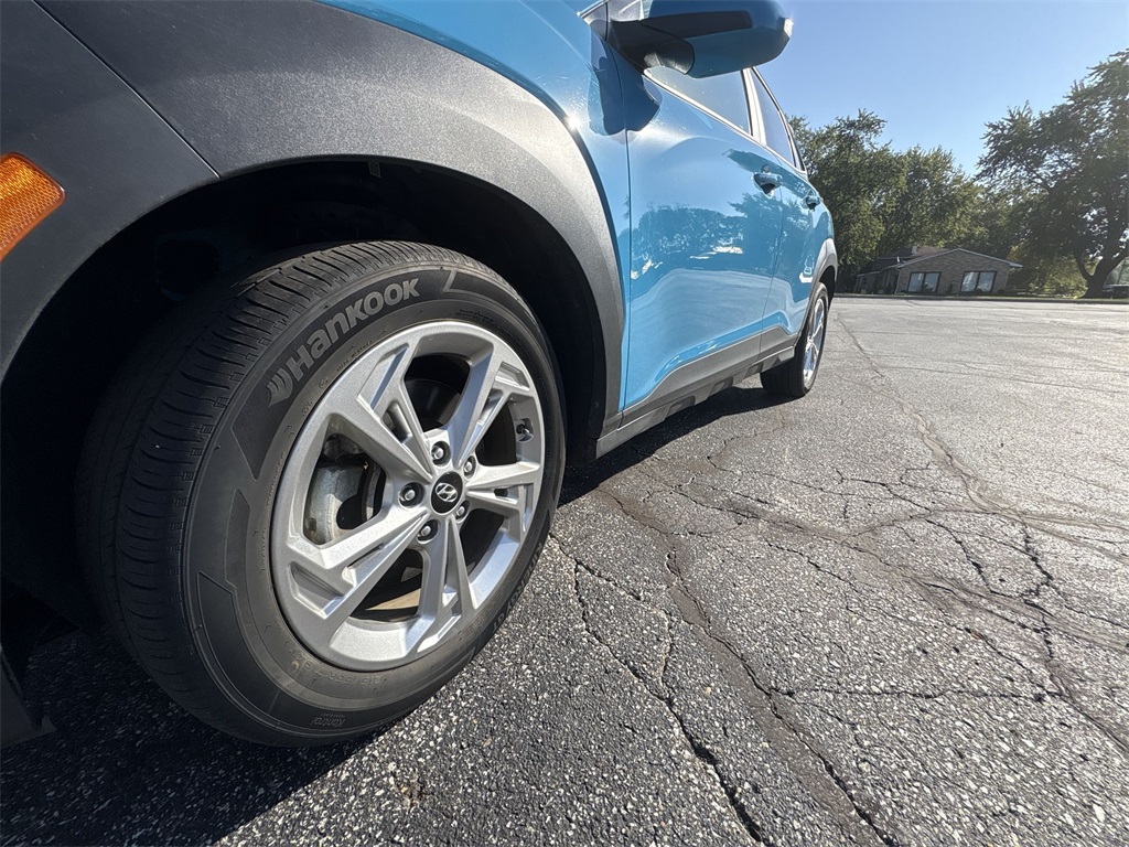 2022 Hyundai Kona SEL photo 18