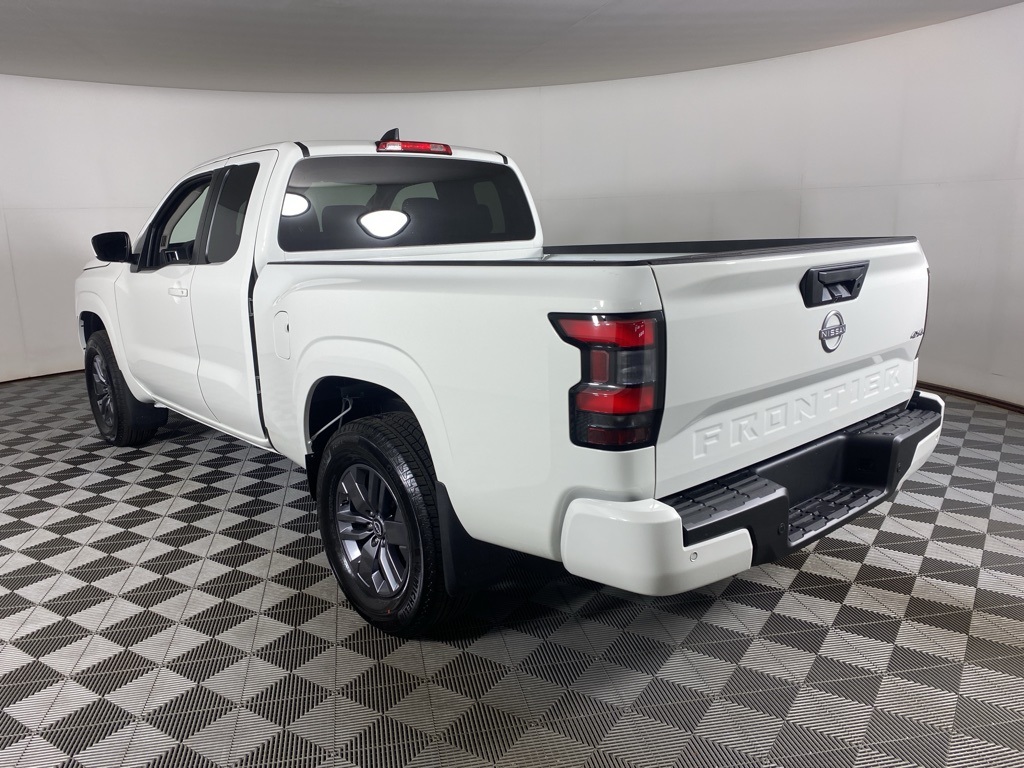 2025 Nissan Frontier SV photo 5