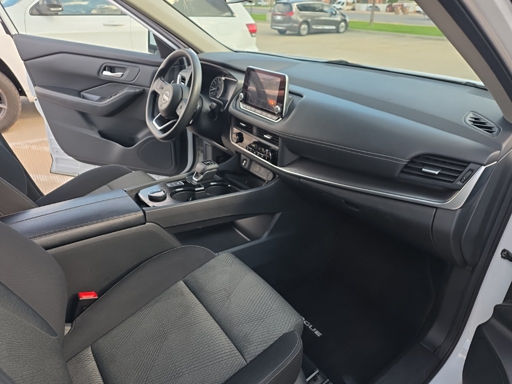 2024 Nissan Rogue SV photo 19