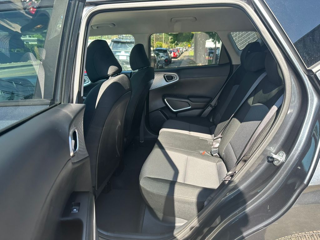 2023 Kia Soul LX photo 25
