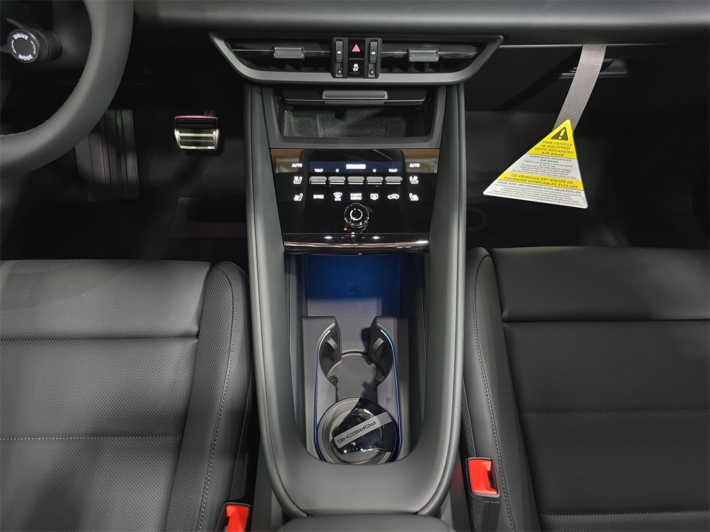 2025 Porsche Macan Electric photo 19