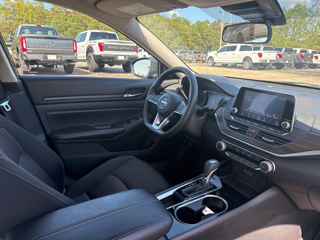 2024 Nissan Altima 2.5 SV photo 4