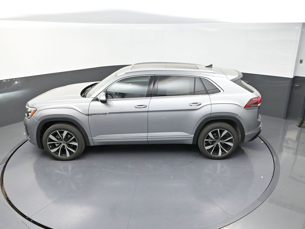 2025 Volkswagen Atlas Cross Sport SEL Premium R-Line photo 13