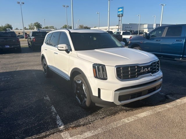 2023 Kia Telluride S photo 3