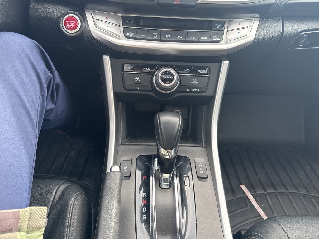 2015 Honda Accord EX-L photo 11