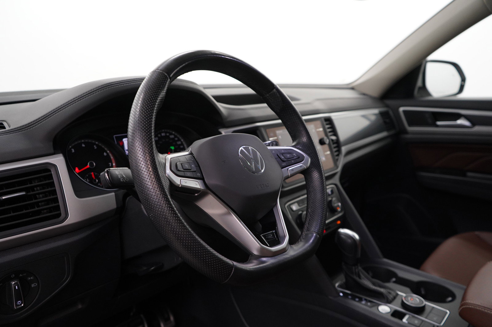 2021 Volkswagen Atlas SE Technology R-Line photo 18