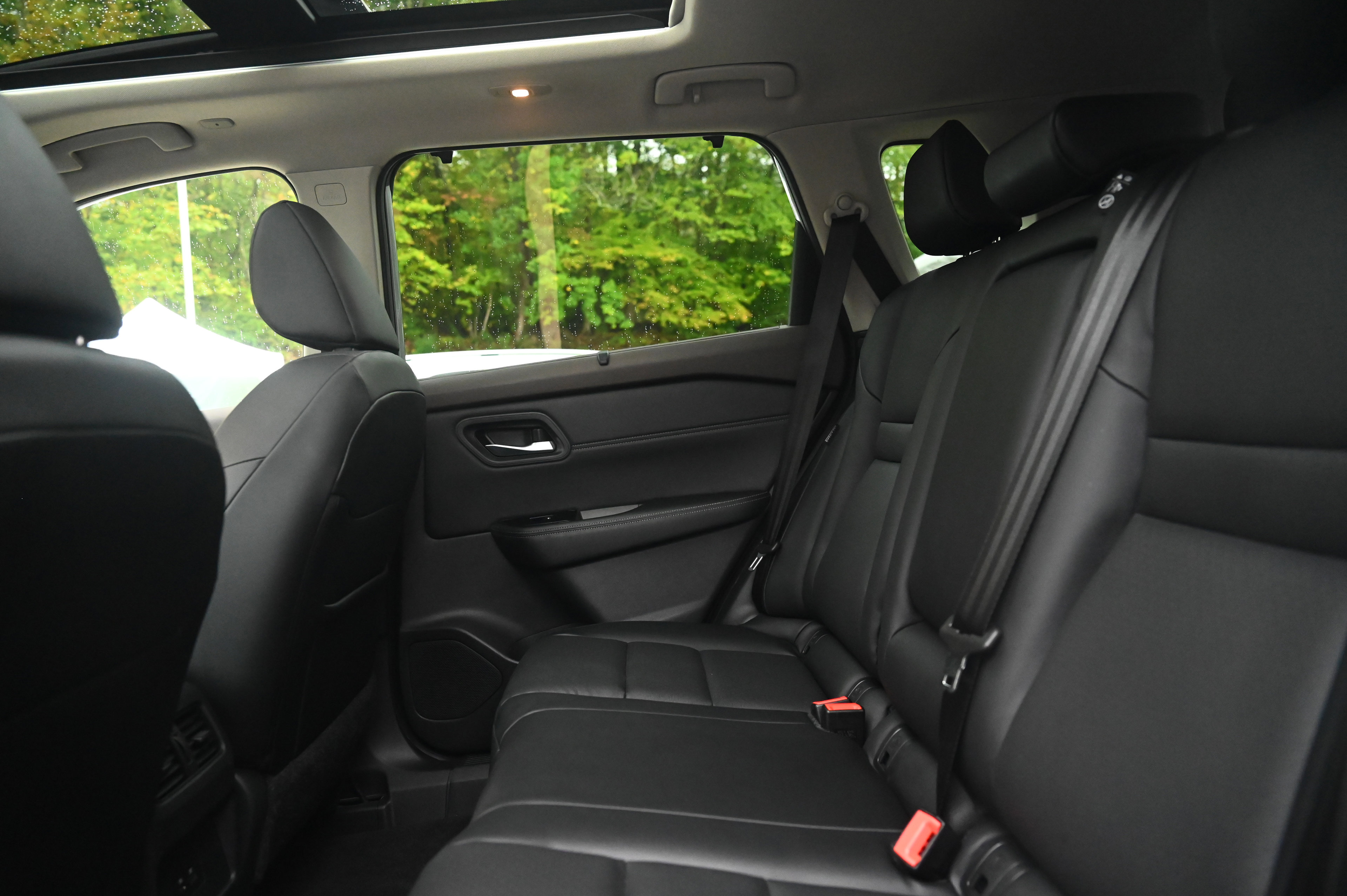 2023 Nissan Rogue SV photo 19