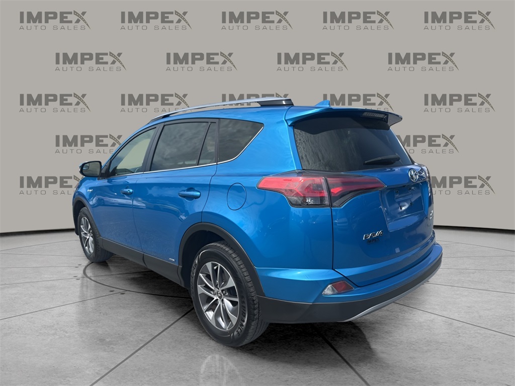 2018 Toyota RAV4 Hybrid XLE photo 3