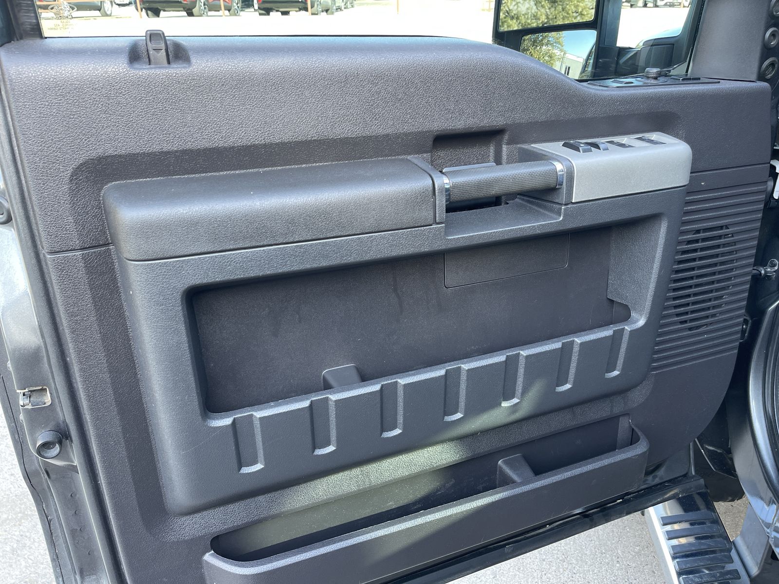 2016 Ford F-250 Lariat photo 2