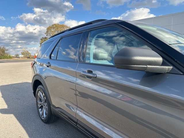 2026 Ford Explorer photo 4