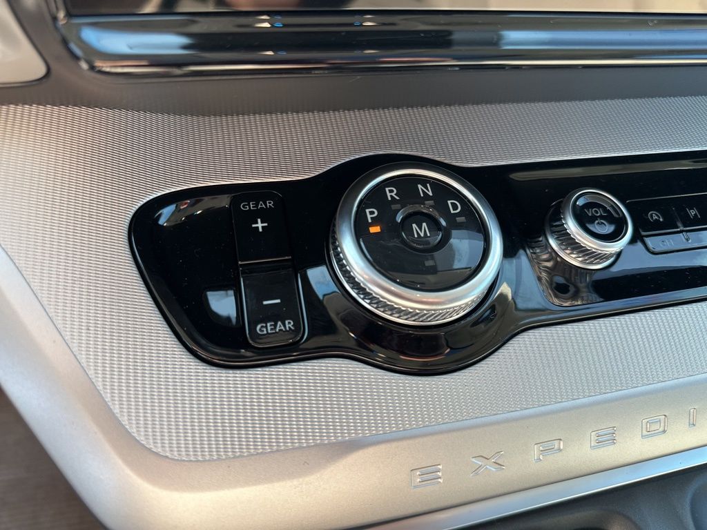 2025 Ford Expedition MAX photo 27