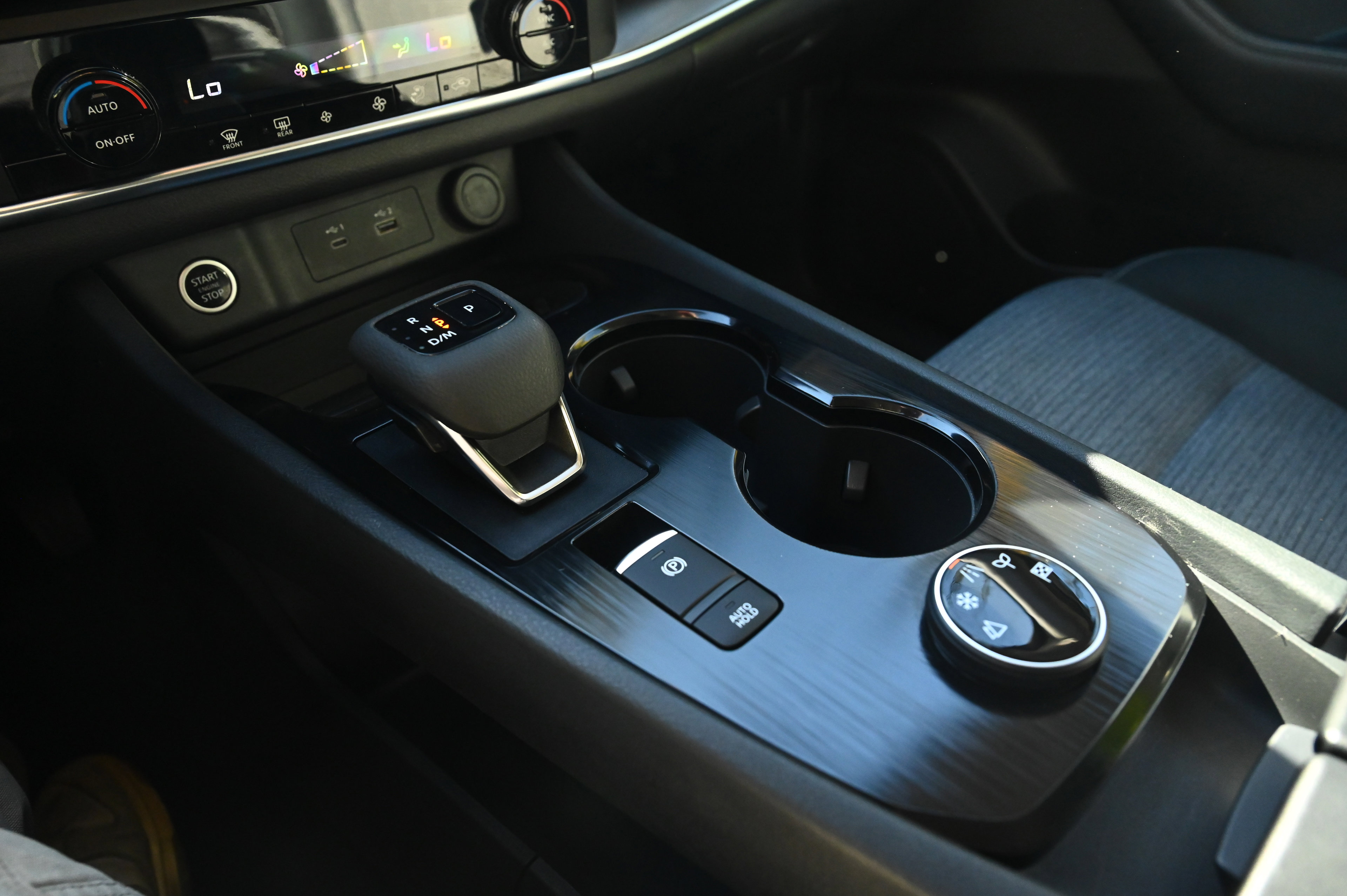 2023 Nissan Rogue SV photo 11