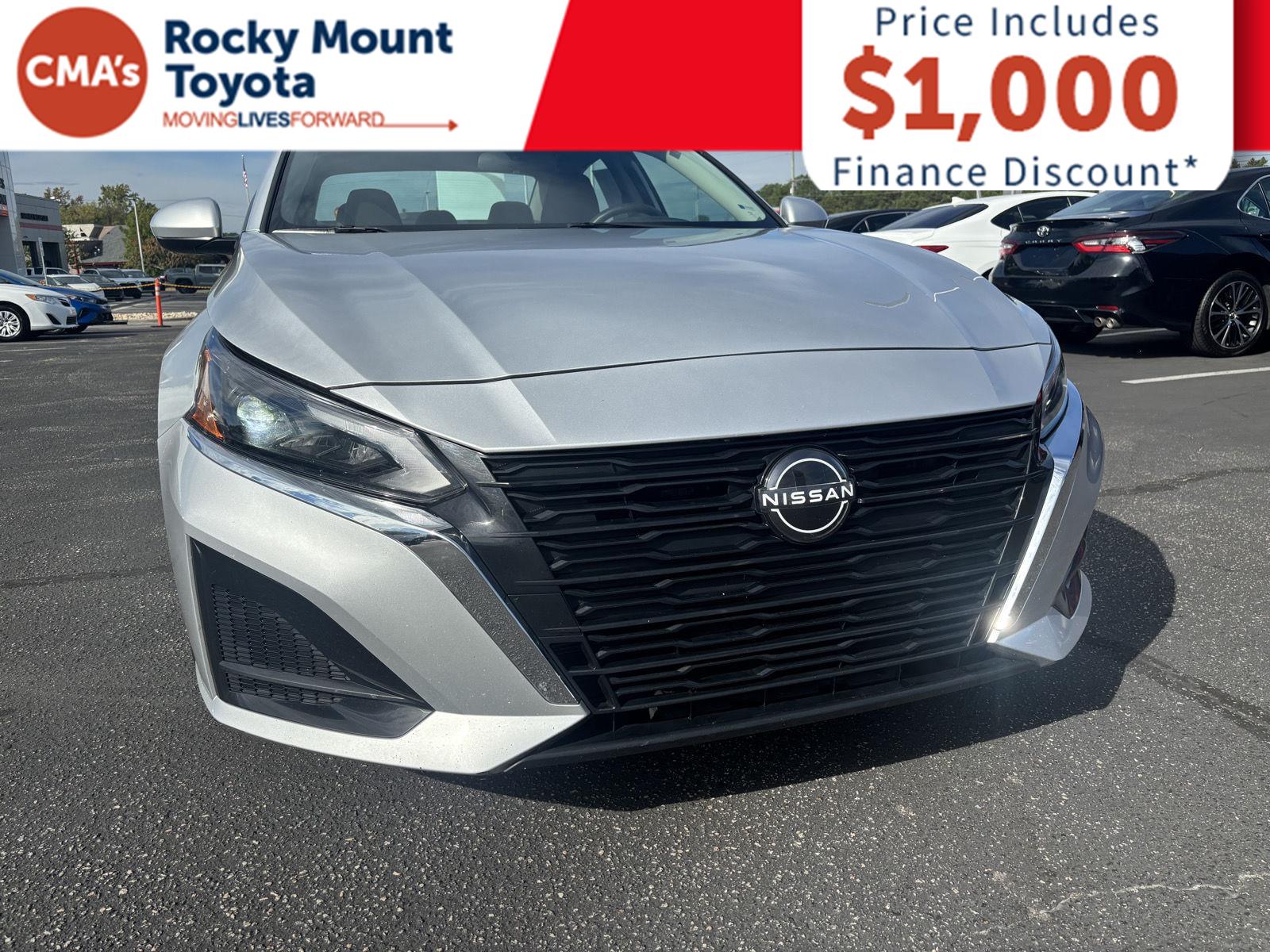 2023 Nissan Altima 2.5 SV photo 10