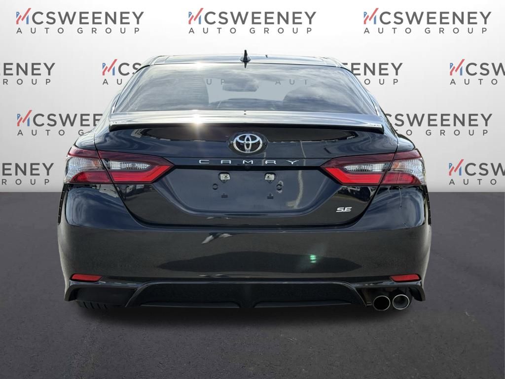 2021 Toyota Camry SE photo 4