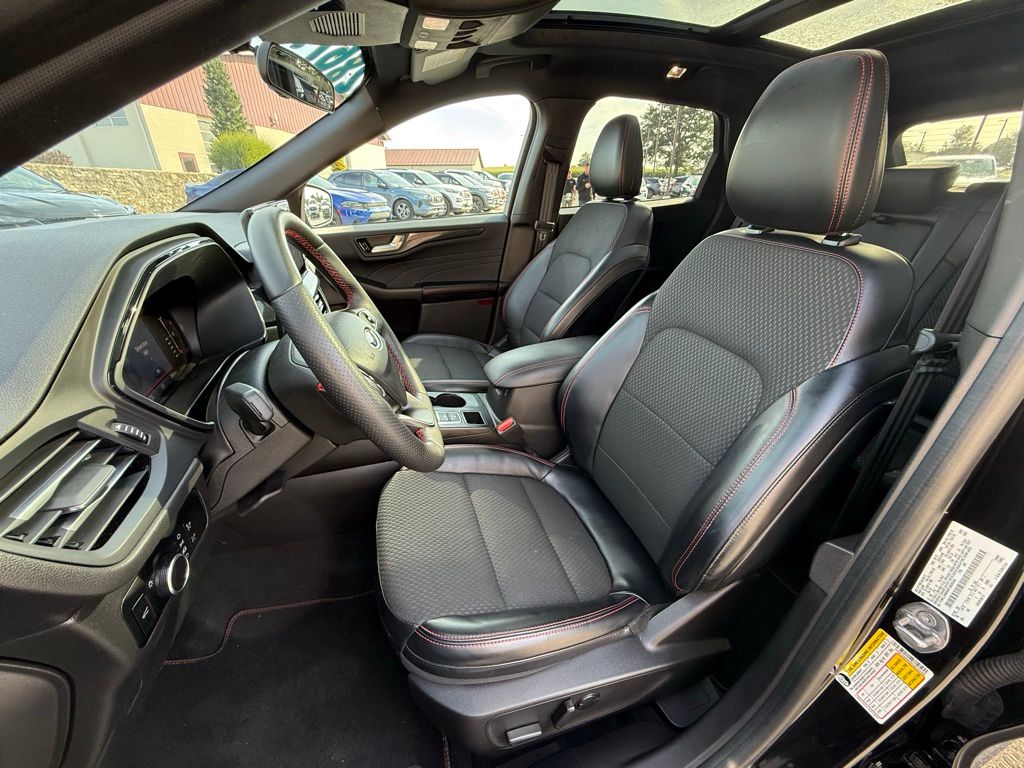 2023 Ford Escape ST-Line photo 11