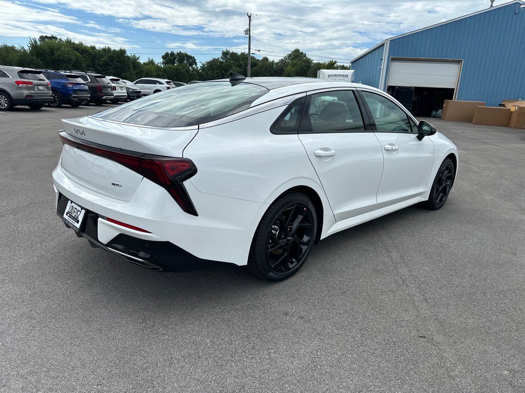 2026 Kia K5 GT-Line photo 4