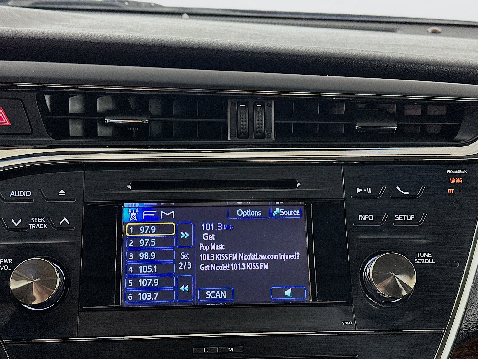 2013 Toyota Avalon Hybrid XLE Premium photo 13