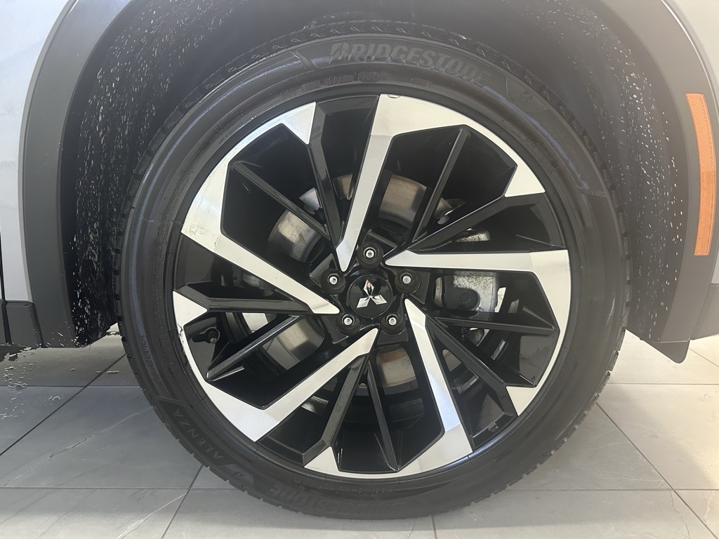 2023 Mitsubishi Outlander SE photo 11