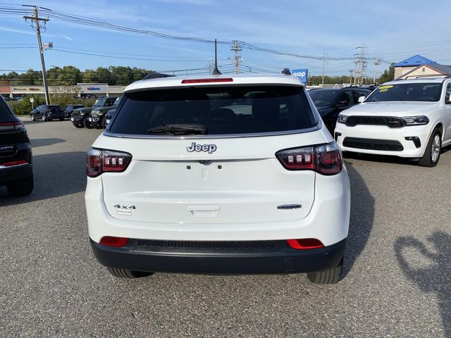 2022 Jeep Compass Latitude Lux Altitude photo 3