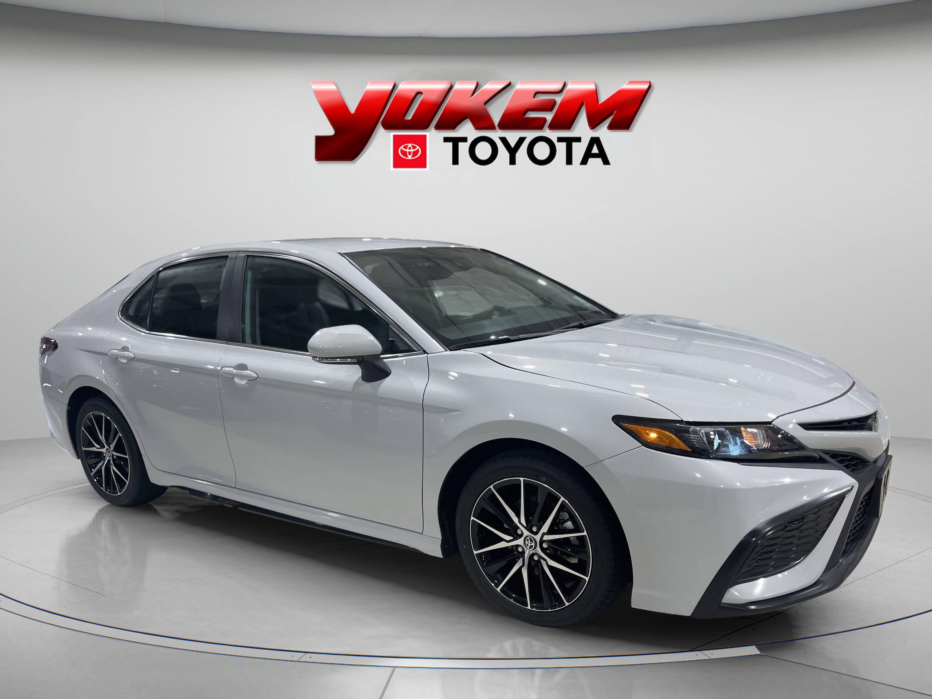 2024 Toyota Camry SE photo 5
