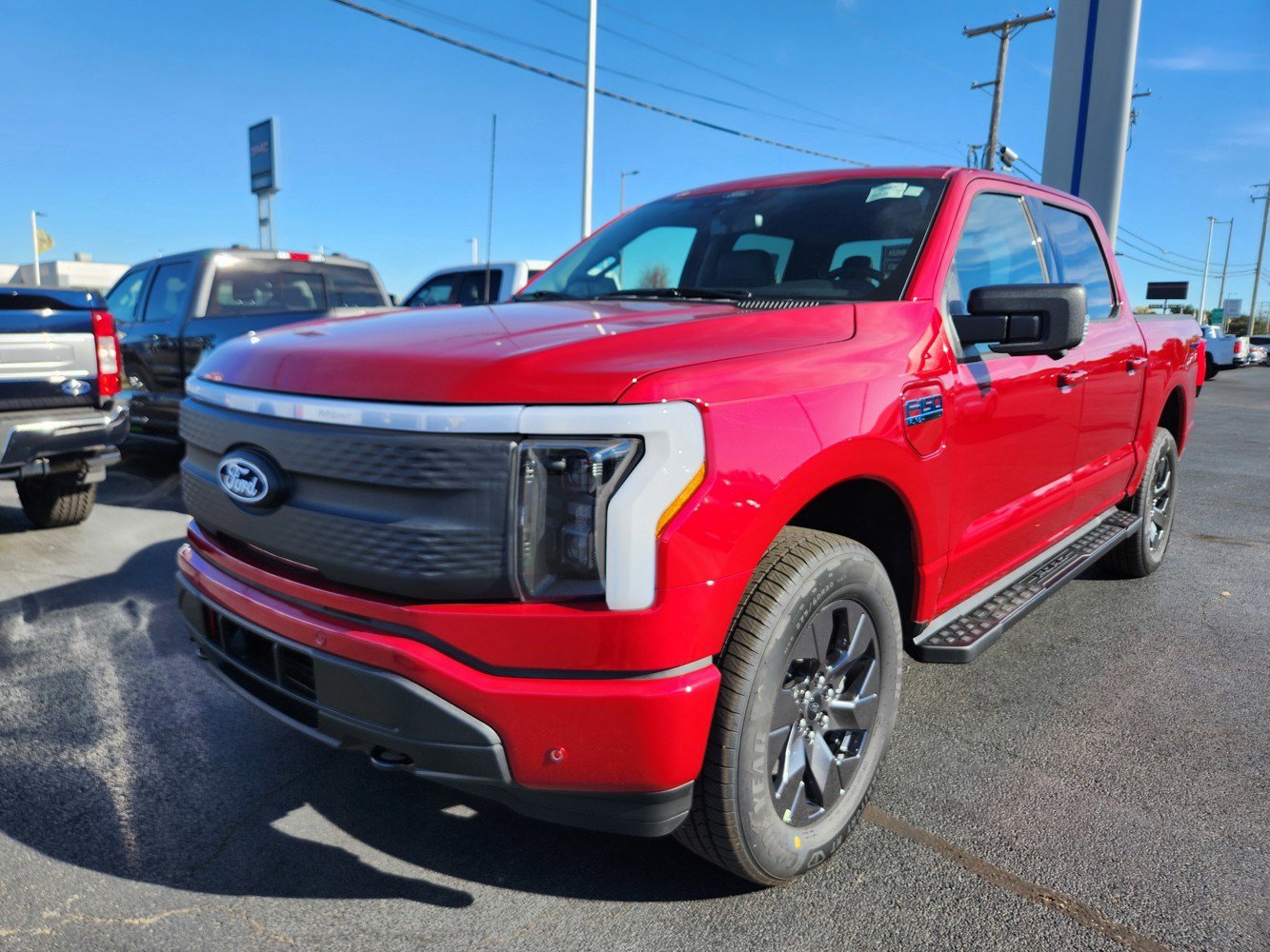 2025 Ford F-150 Lightning photo 3