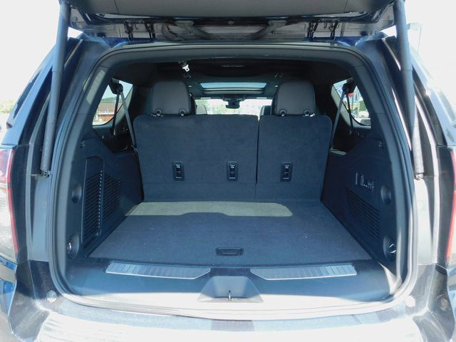 2024 Chevrolet Suburban Premier photo 9
