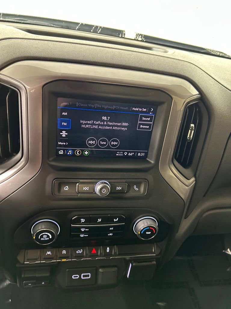 2024 Chevrolet Silverado 1500 Custom photo 18