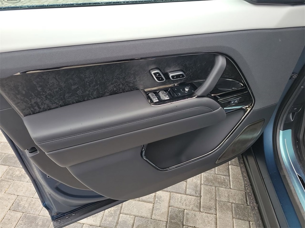 2025 Land Rover Range Rover Sport photo 21