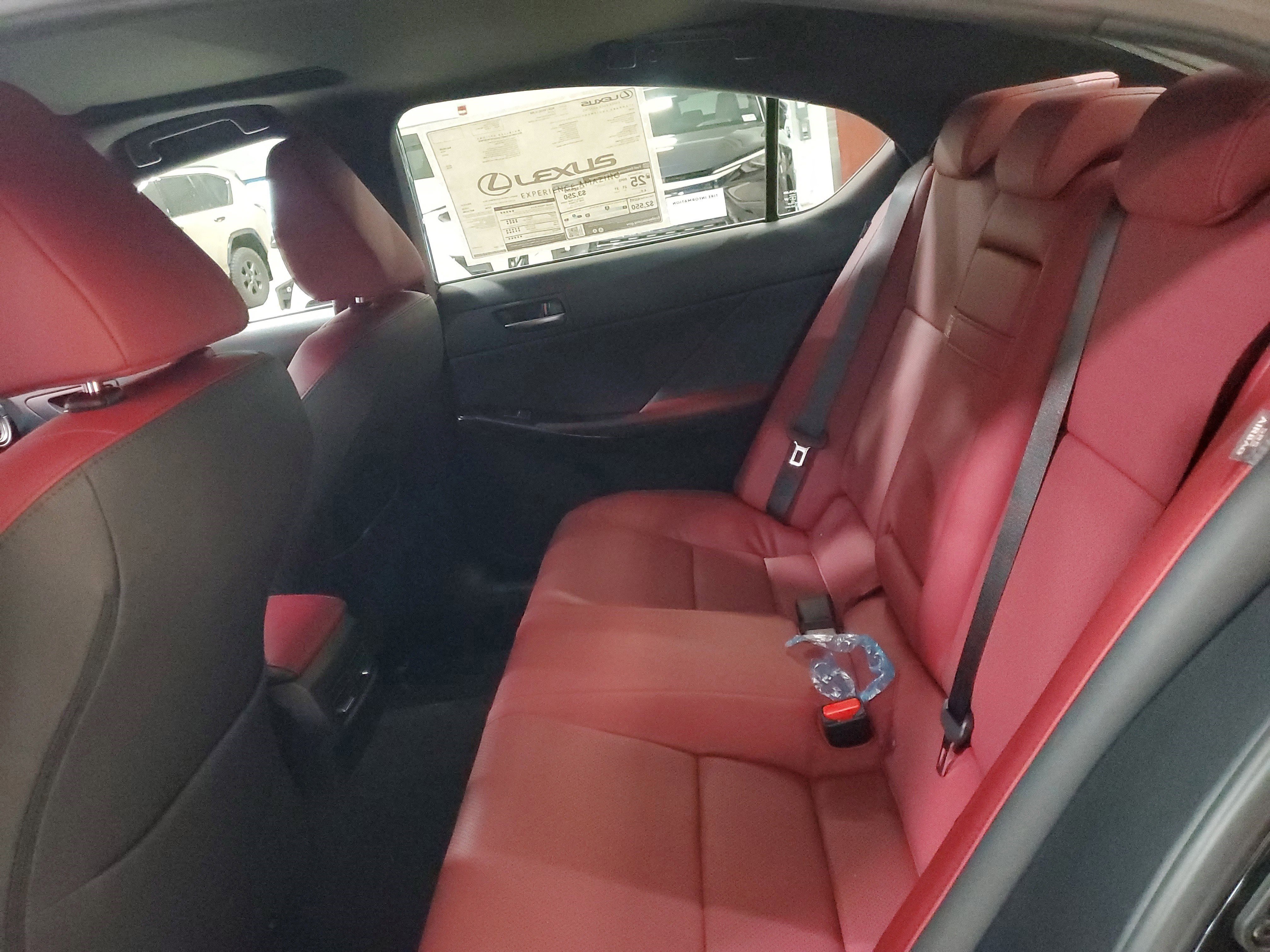 2025 Lexus IS 300 photo 6