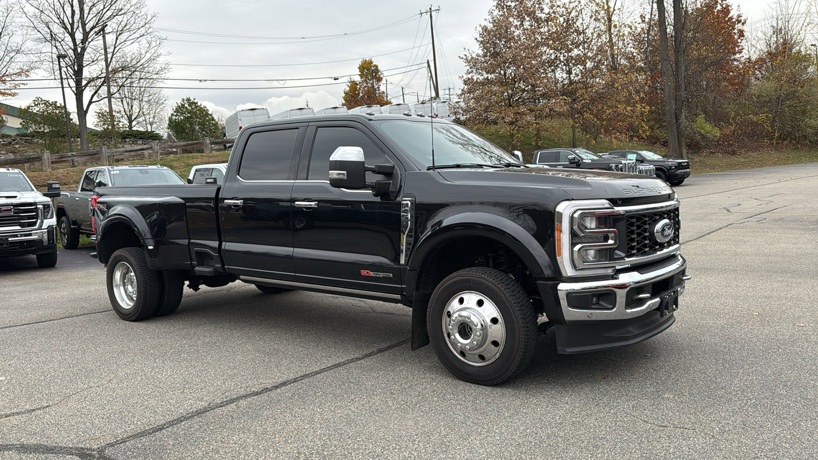 2023 Ford F-450 Lariat photo 2