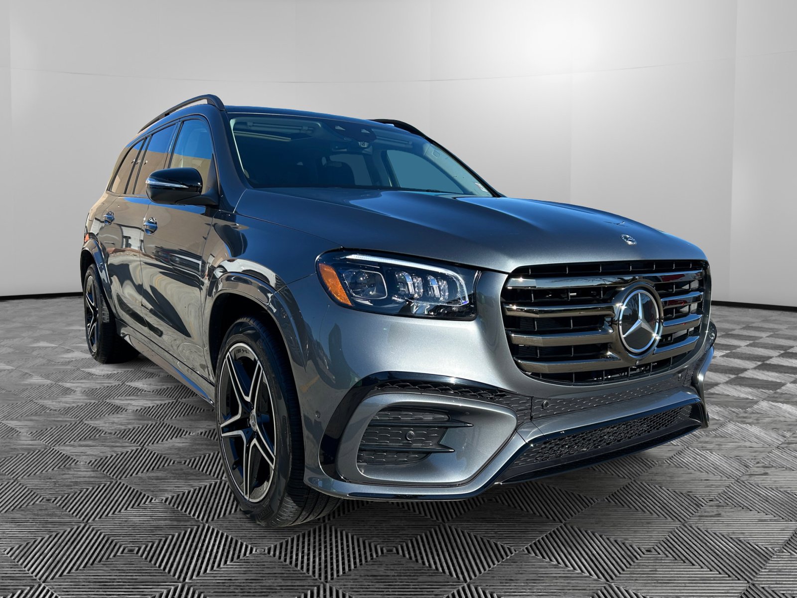 2025 Mercedes-Benz GLS Base's photo