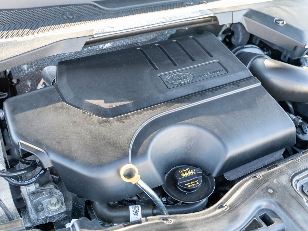 2024 Land Rover Discovery Sport S photo 28