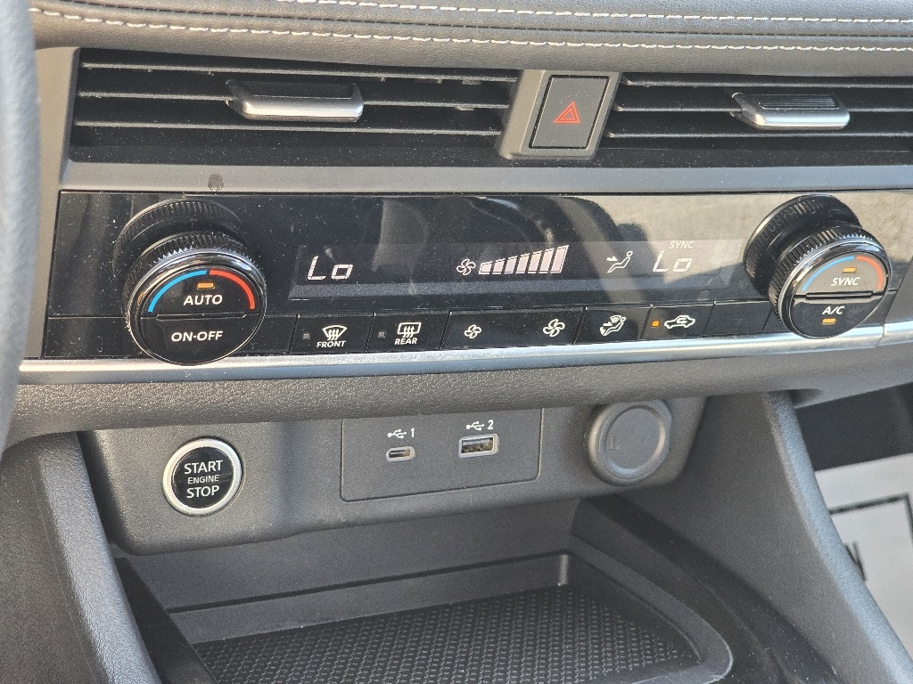 2023 Nissan Rogue SV photo 16