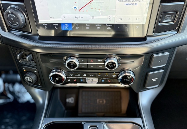 2025 Ford F-150 Lariat photo 23