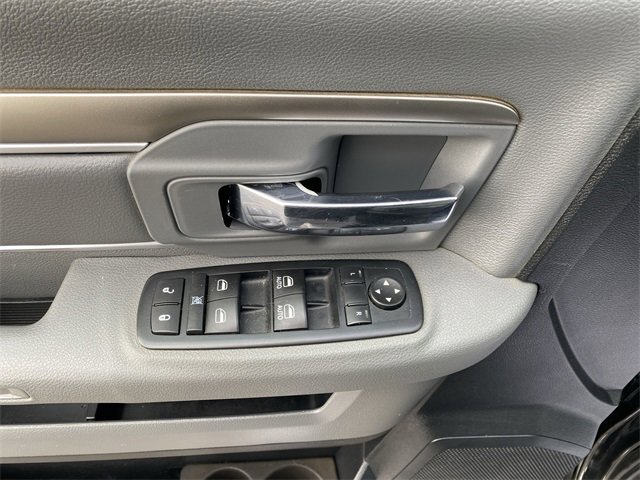 2016 Ram 1500 Outdoorsman photo 3