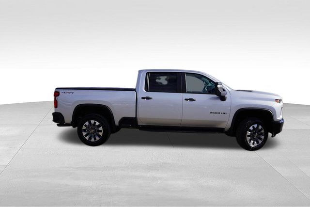 2022 Chevrolet Silverado 2500HD Custom photo 3
