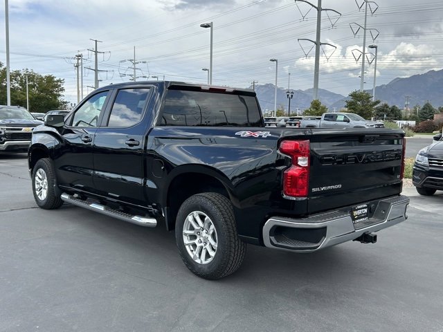 2025 Chevrolet Silverado 1500 LT photo 3