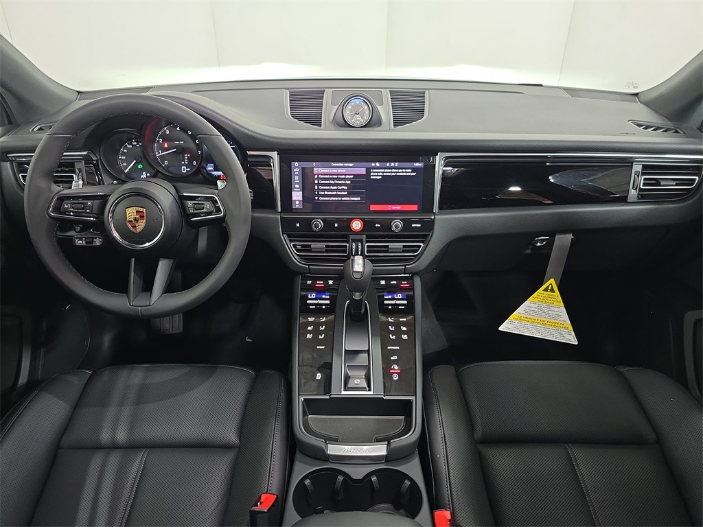 2026 Porsche Macan T photo 13