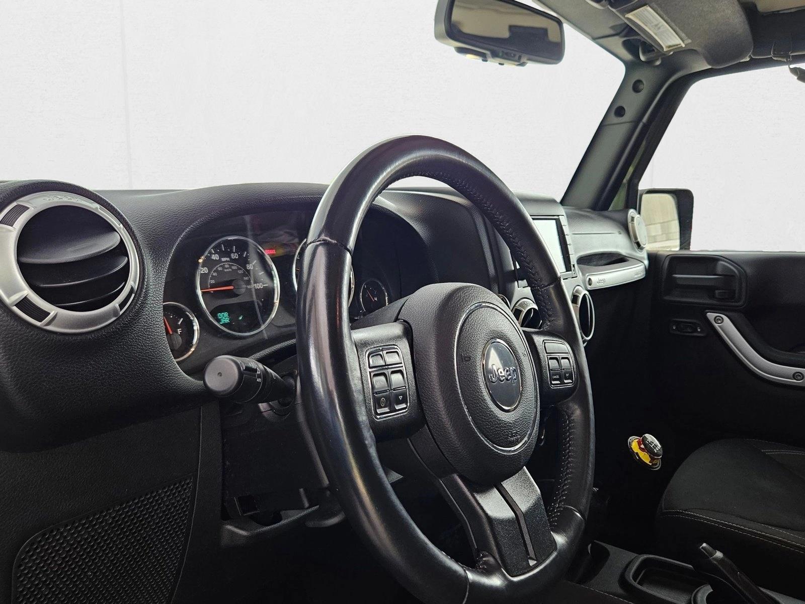 2016 Jeep Wrangler Sahara photo 9