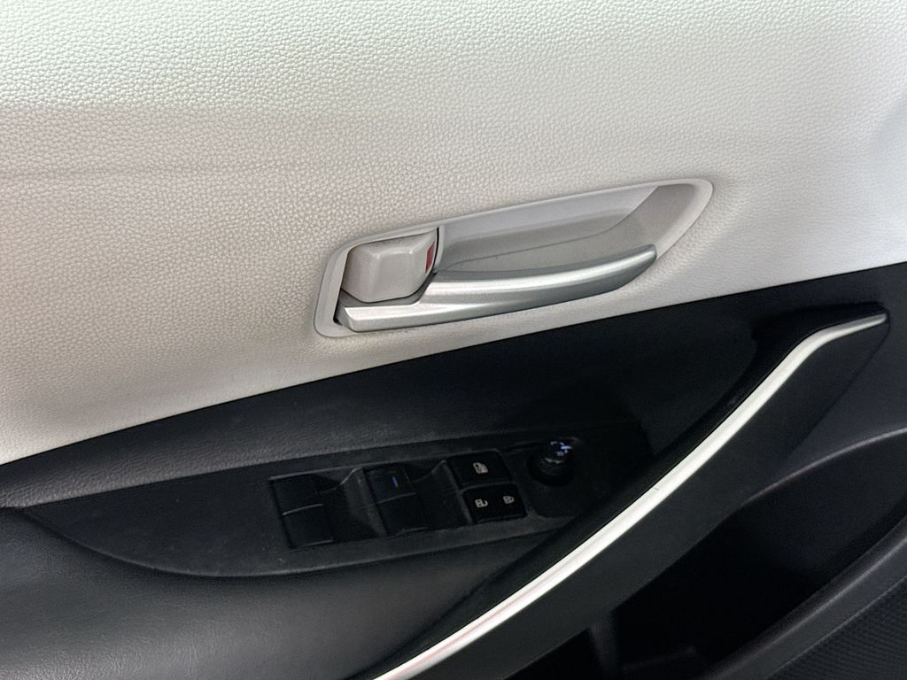 2021 Toyota Corolla SE photo 17