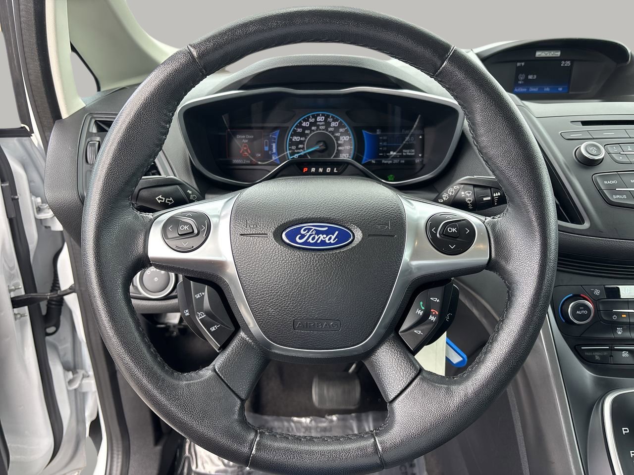 2017 Ford C-Max Hybrid SE photo 22