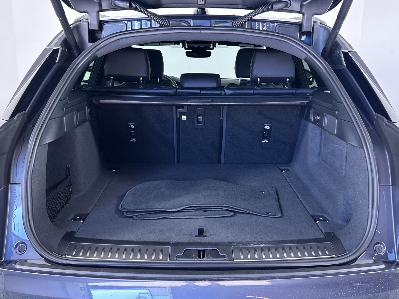 2025 Land Rover Range Rover Velar SE photo 27