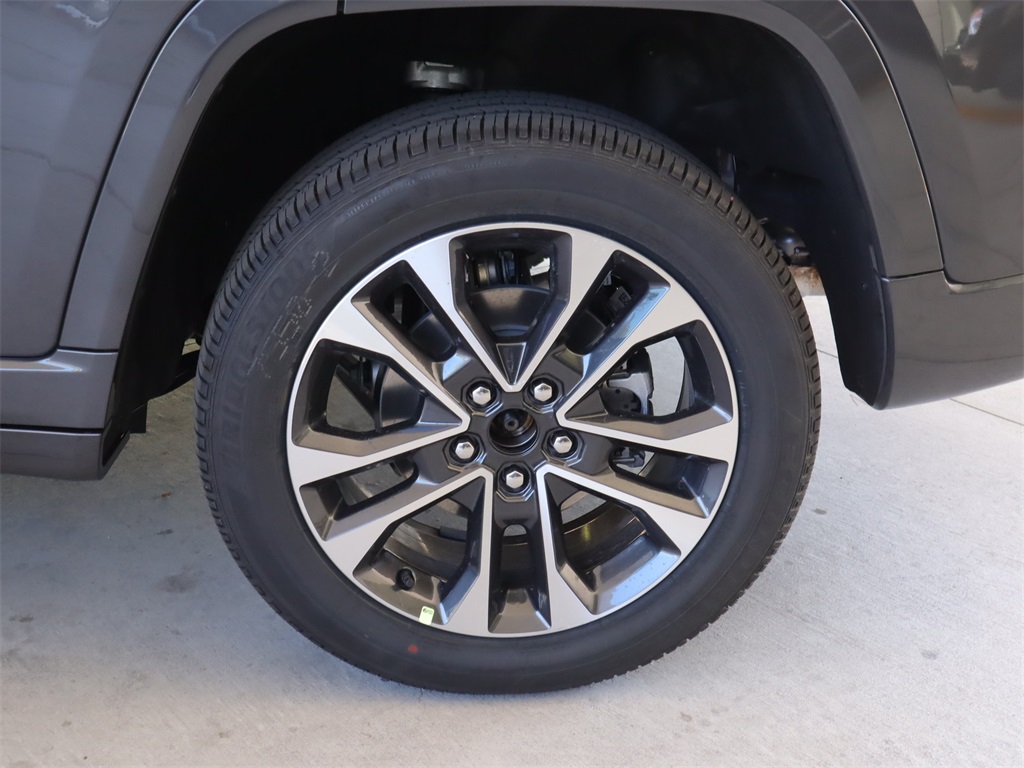 2023 Jeep Grand Cherokee Overland photo 20