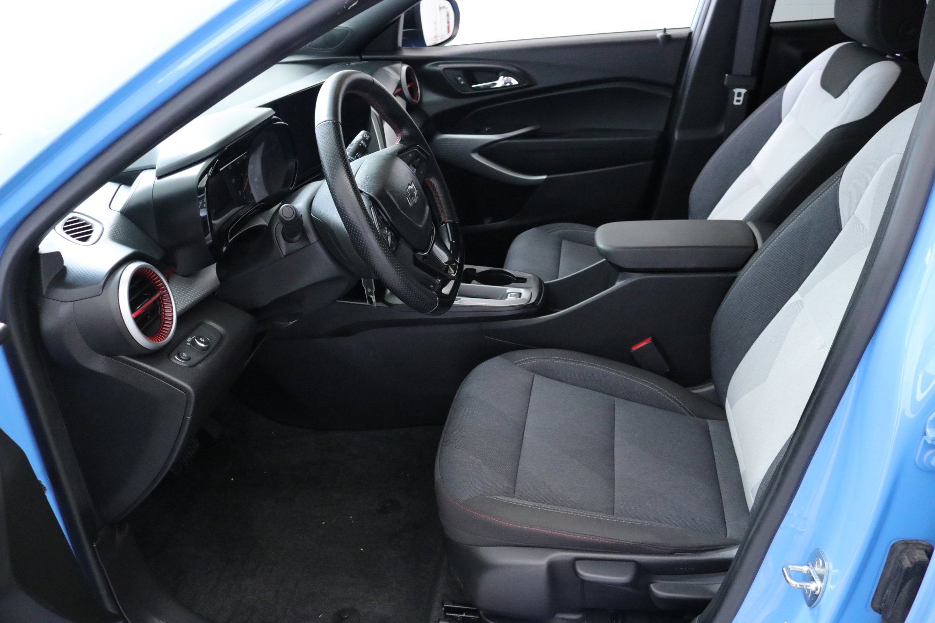 2024 Chevrolet Trax photo 25