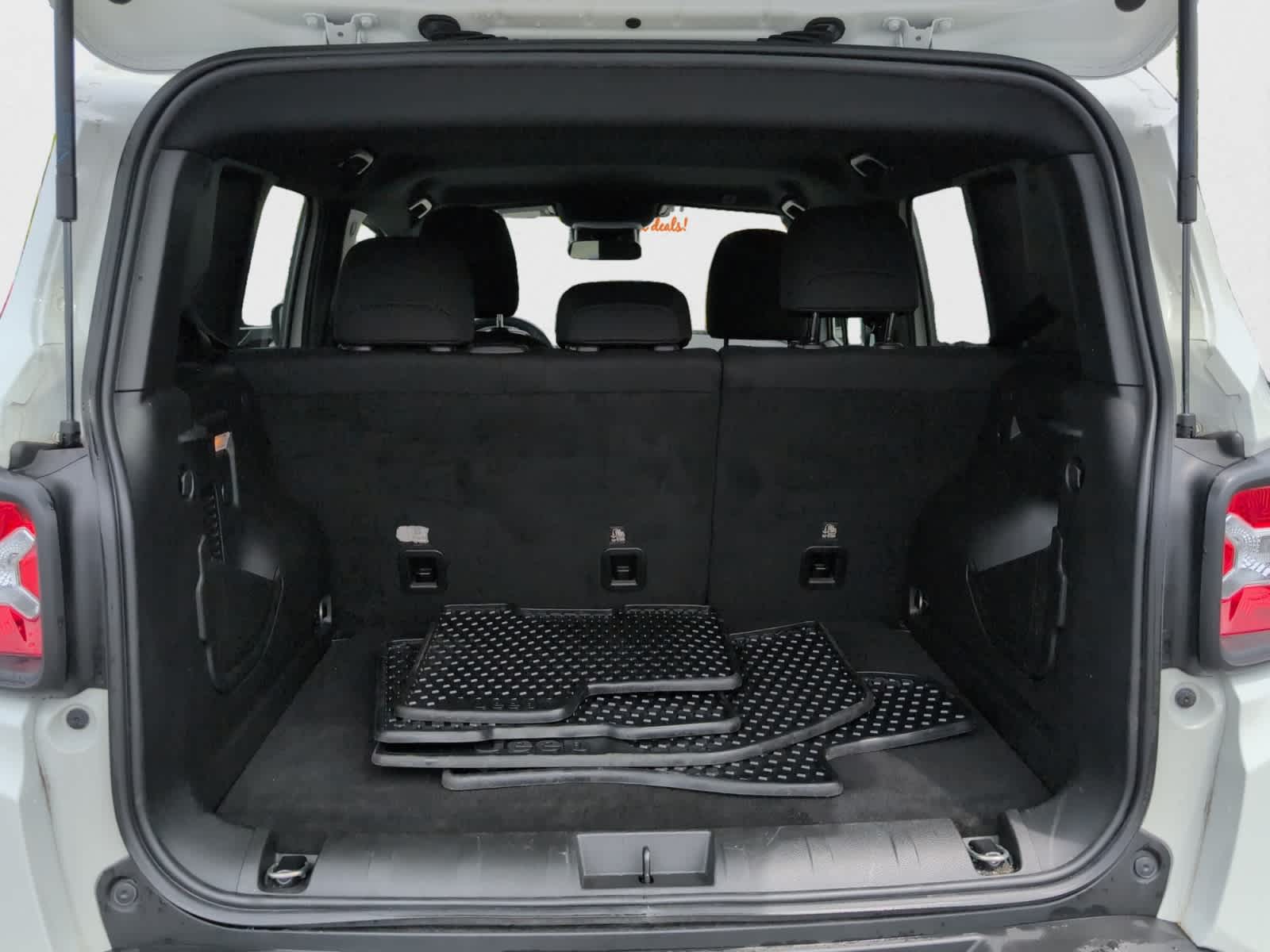 2022 Jeep Renegade Altitude photo 19