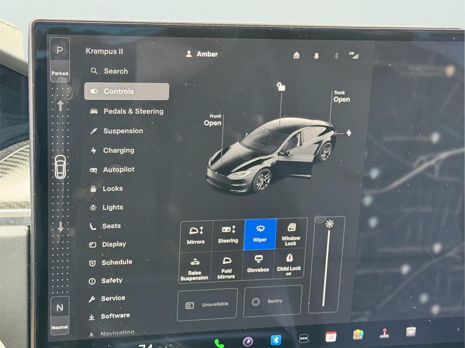 2022 Tesla Model S Plaid photo 35
