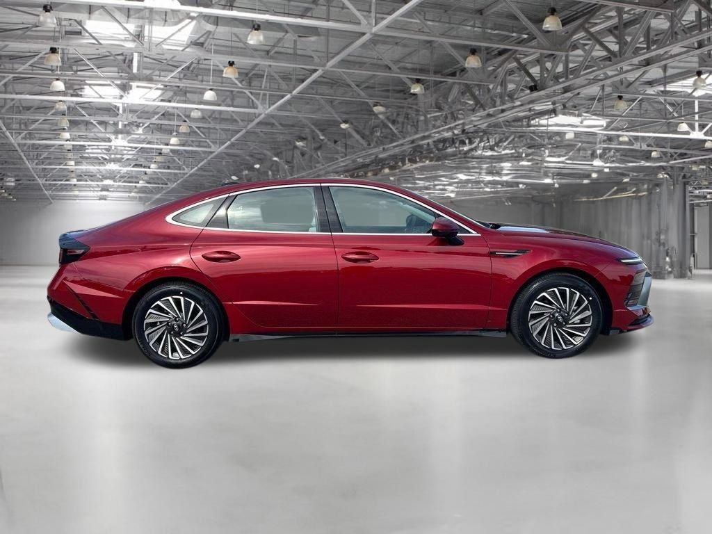 2024 Hyundai Sonata Hybrid SEL photo 2